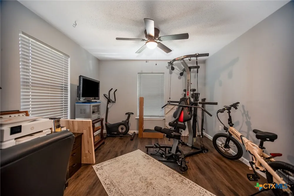 21 Mollnar Drive Palacios, TX 77465