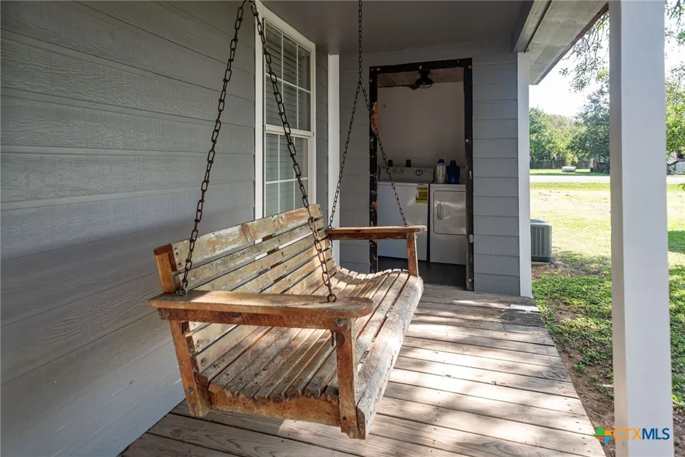 21 Mollnar Drive Palacios, TX 77465