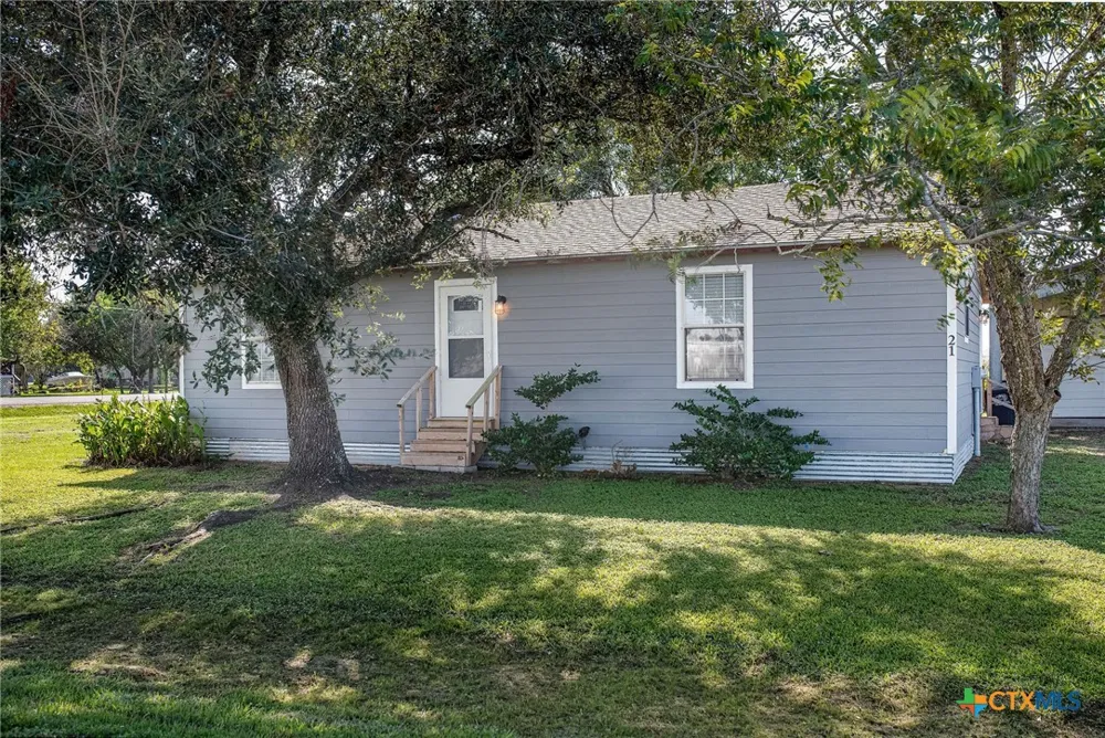 21 Mollnar Drive Palacios, TX 77465