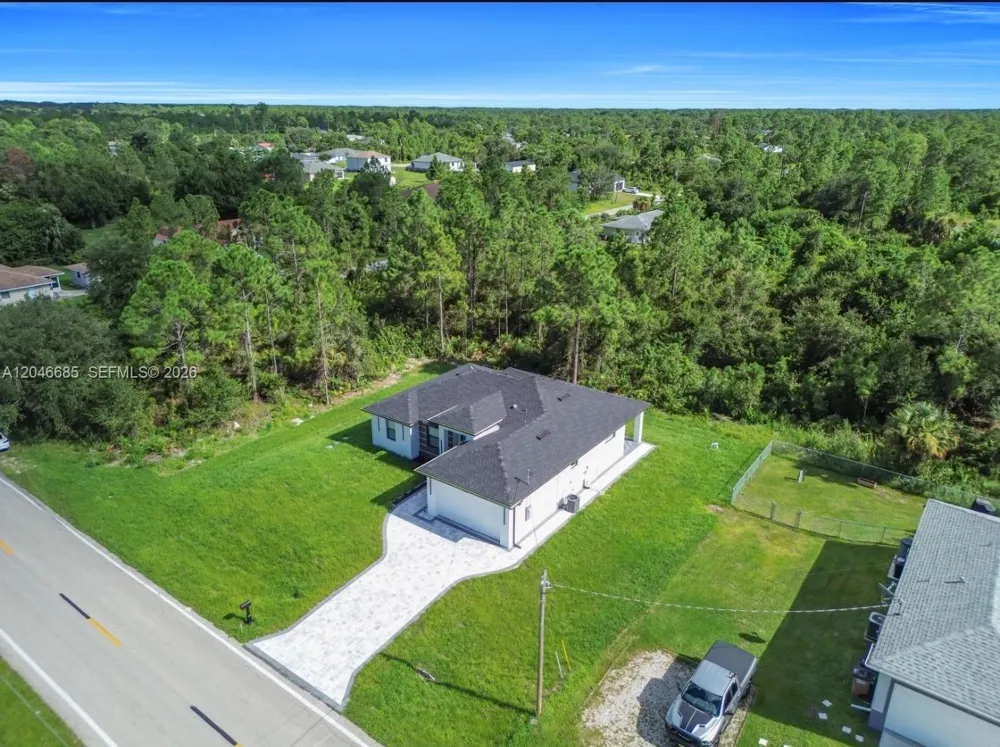 204 E 10th St Lehigh Acres, FL 33972