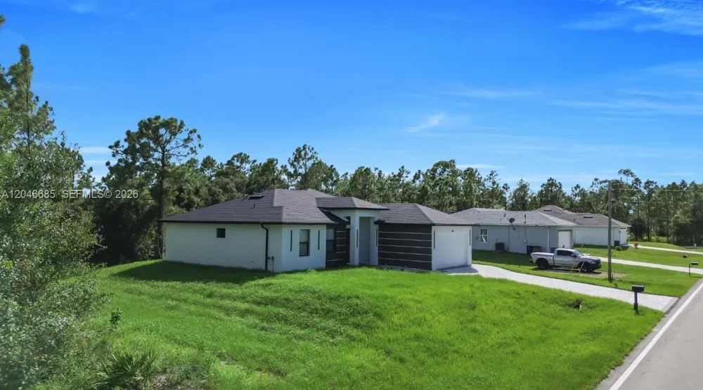 204 E 10th St Lehigh Acres, FL 33972