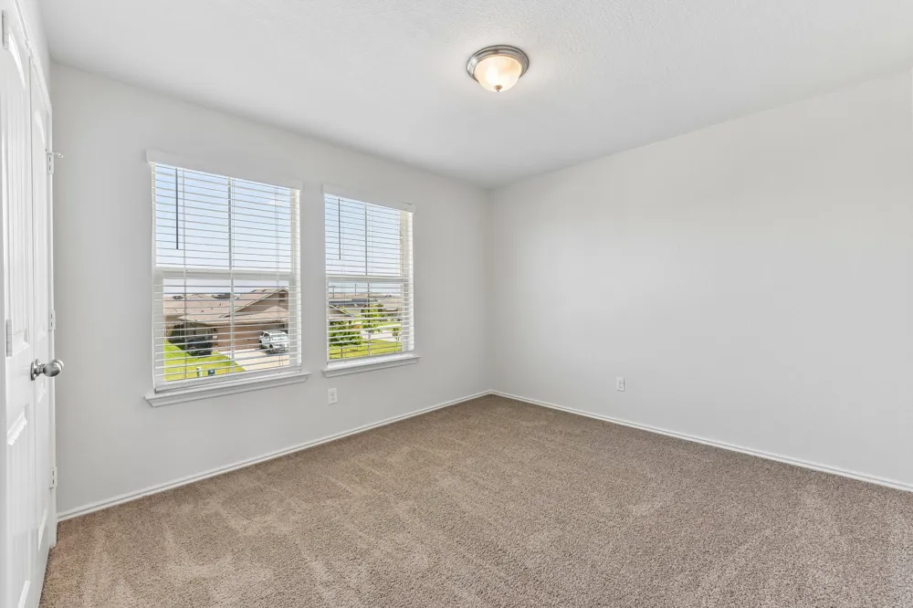 105 GREEN JAY DRIVE Jarrell, TX 76537