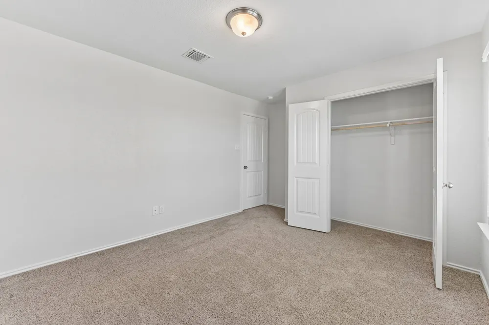 105 GREEN JAY DRIVE Jarrell, TX 76537