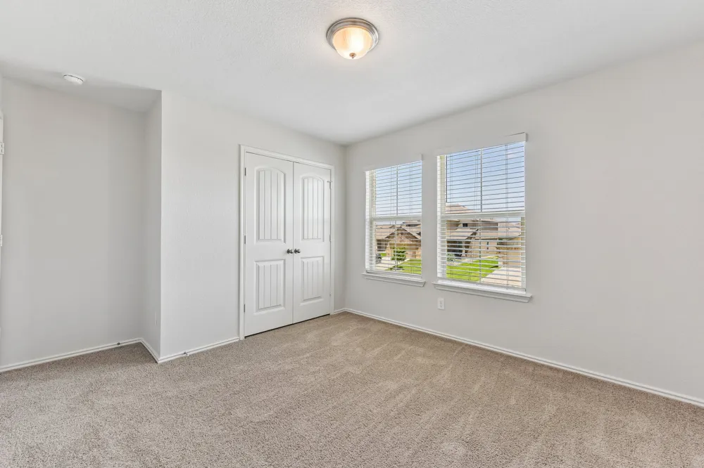 105 GREEN JAY DRIVE Jarrell, TX 76537