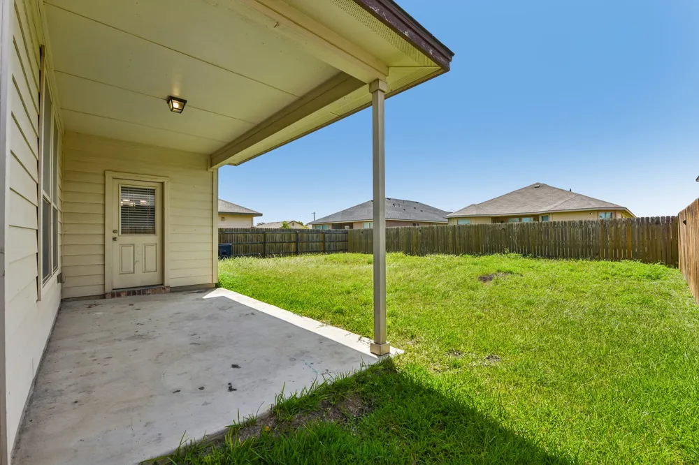 105 GREEN JAY DRIVE Jarrell, TX 76537