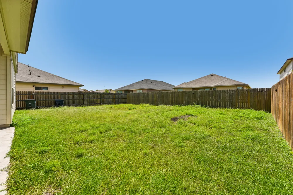 105 GREEN JAY DRIVE Jarrell, TX 76537