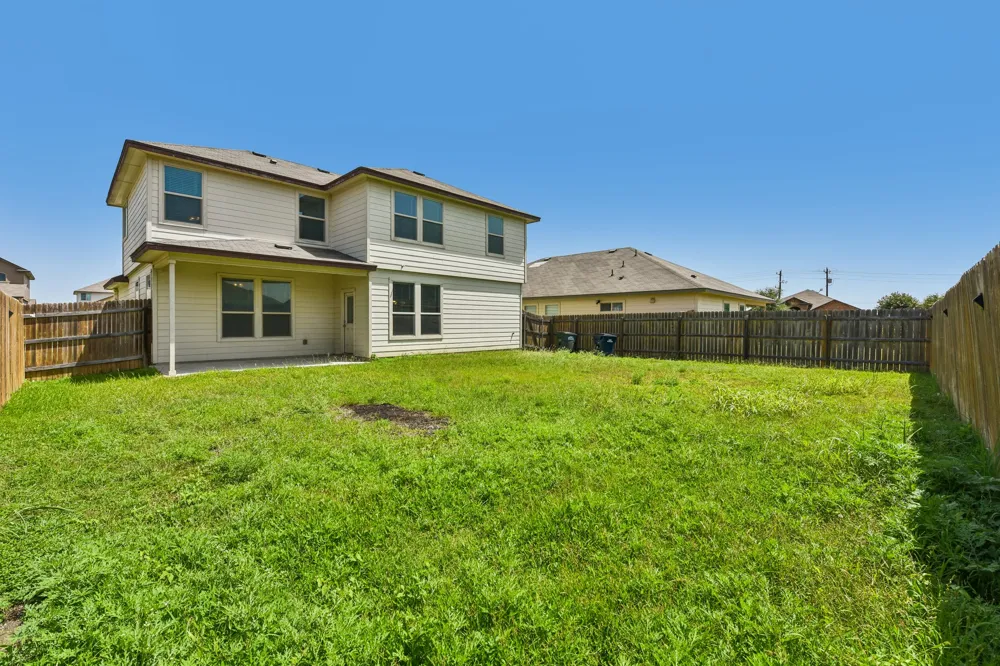 105 GREEN JAY DRIVE Jarrell, TX 76537