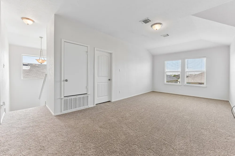 105 GREEN JAY DRIVE Jarrell, TX 76537