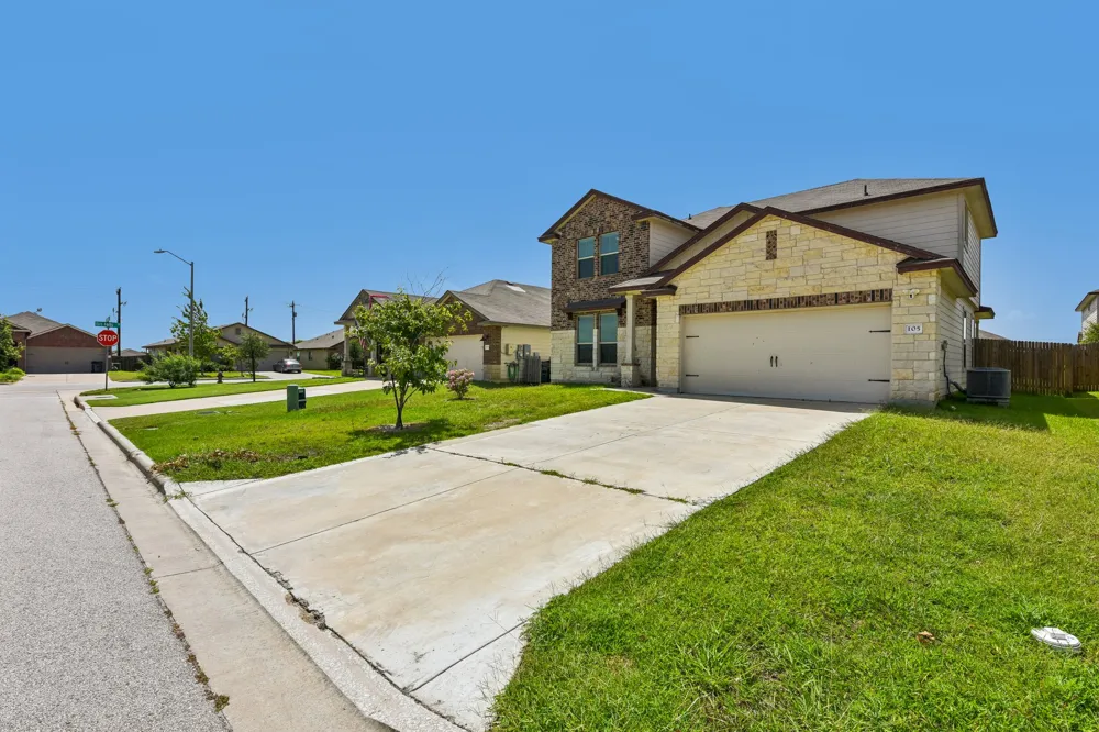 105 GREEN JAY DRIVE Jarrell, TX 76537