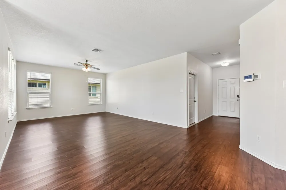 105 GREEN JAY DRIVE Jarrell, TX 76537