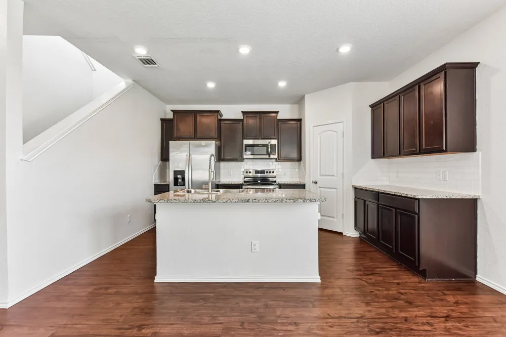 105 GREEN JAY DRIVE Jarrell, TX 76537