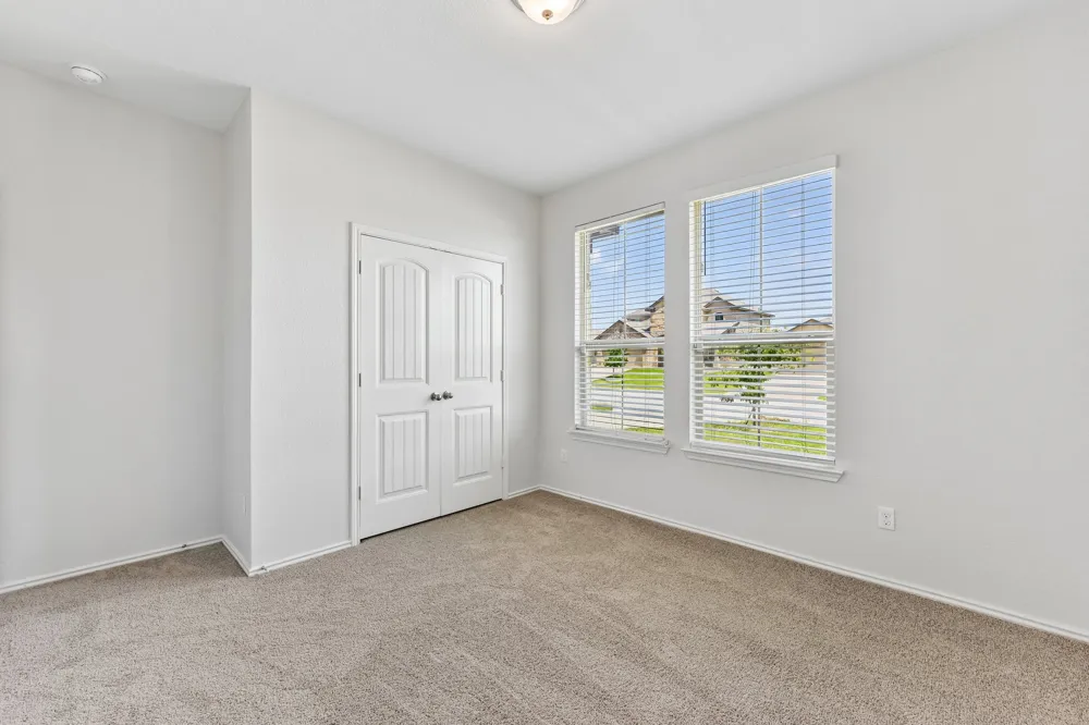 105 GREEN JAY DRIVE Jarrell, TX 76537