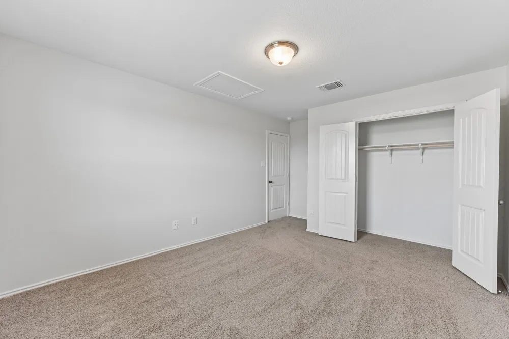 105 GREEN JAY DRIVE Jarrell, TX 76537