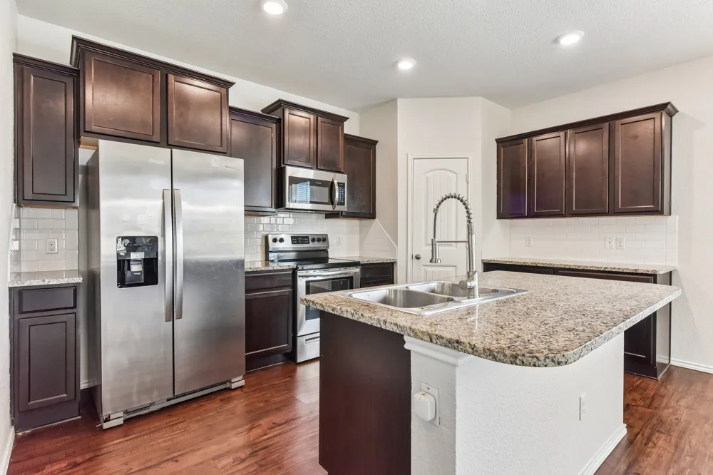 105 GREEN JAY DRIVE Jarrell, TX 76537
