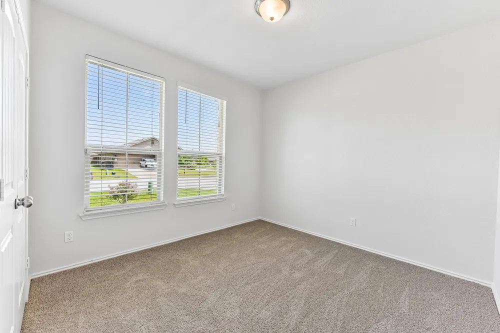 105 GREEN JAY DRIVE Jarrell, TX 76537