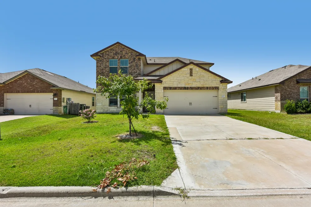 105 GREEN JAY DRIVE Jarrell, TX 76537