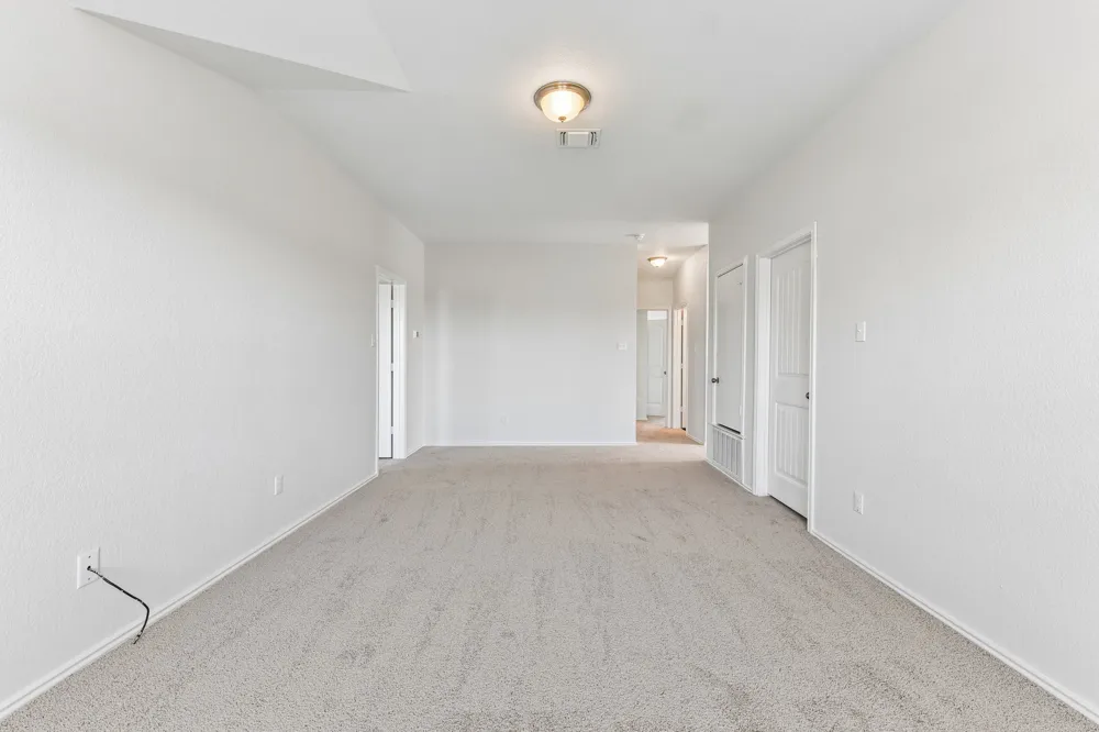 105 GREEN JAY DRIVE Jarrell, TX 76537