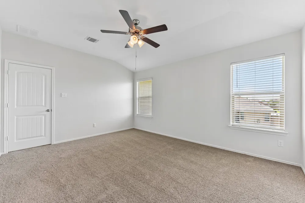 105 GREEN JAY DRIVE Jarrell, TX 76537