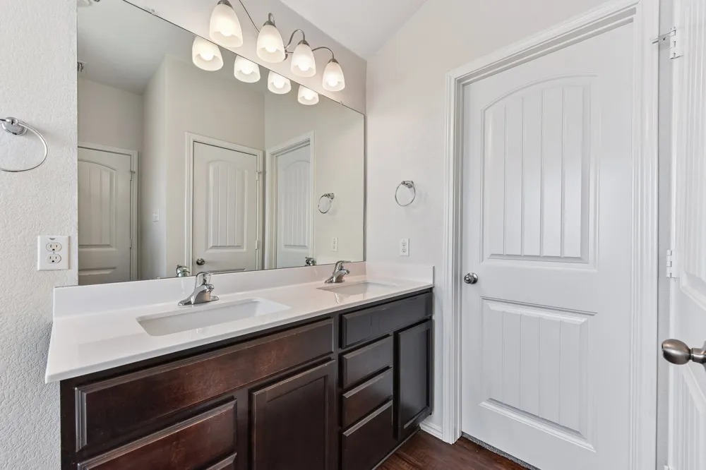105 GREEN JAY DRIVE Jarrell, TX 76537