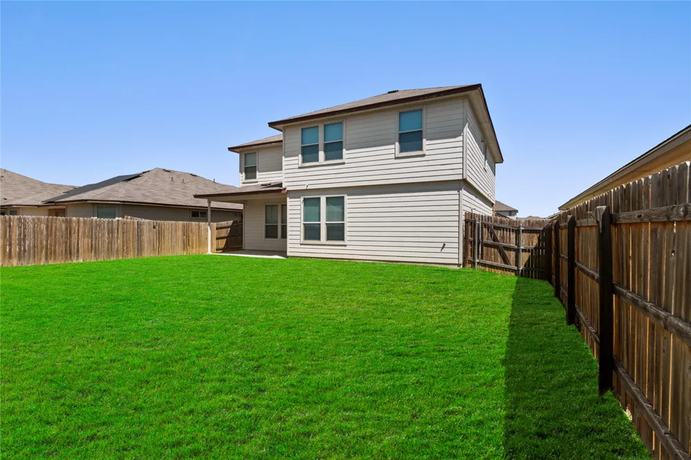105 GREEN JAY DRIVE Jarrell, TX 76537
