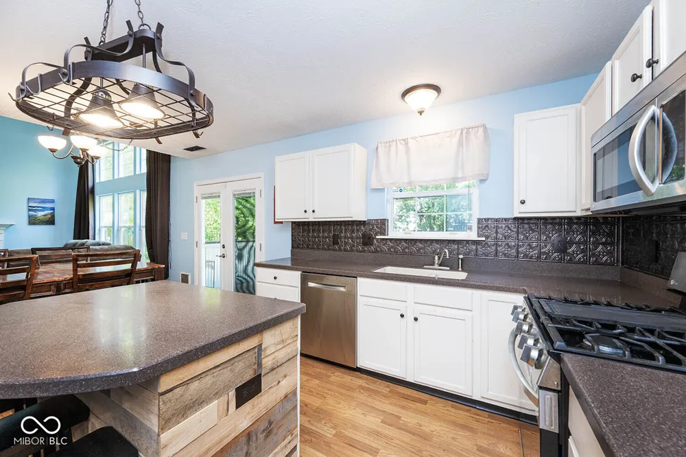 111 Oakview Drive Mooresville, IN 46158