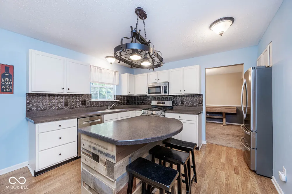 111 Oakview Drive Mooresville, IN 46158