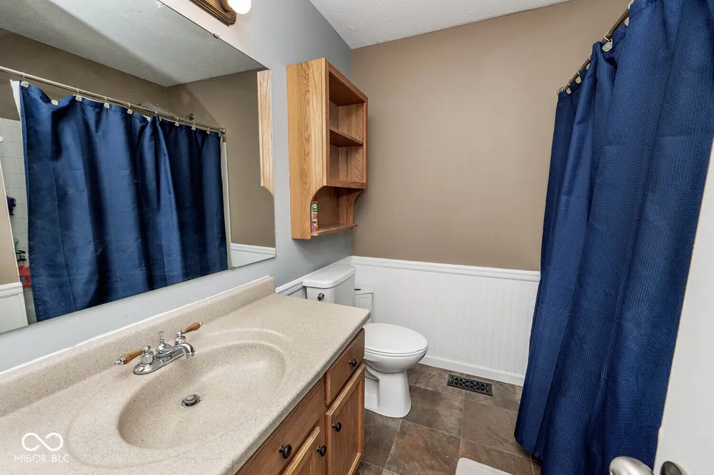 111 Oakview Drive Mooresville, IN 46158
