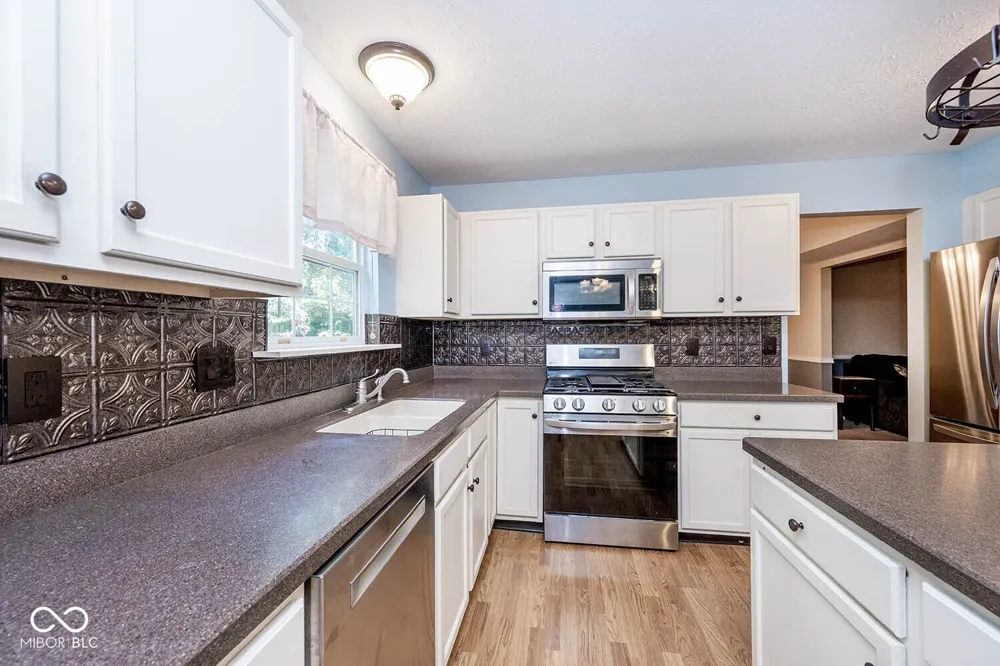 111 Oakview Drive Mooresville, IN 46158