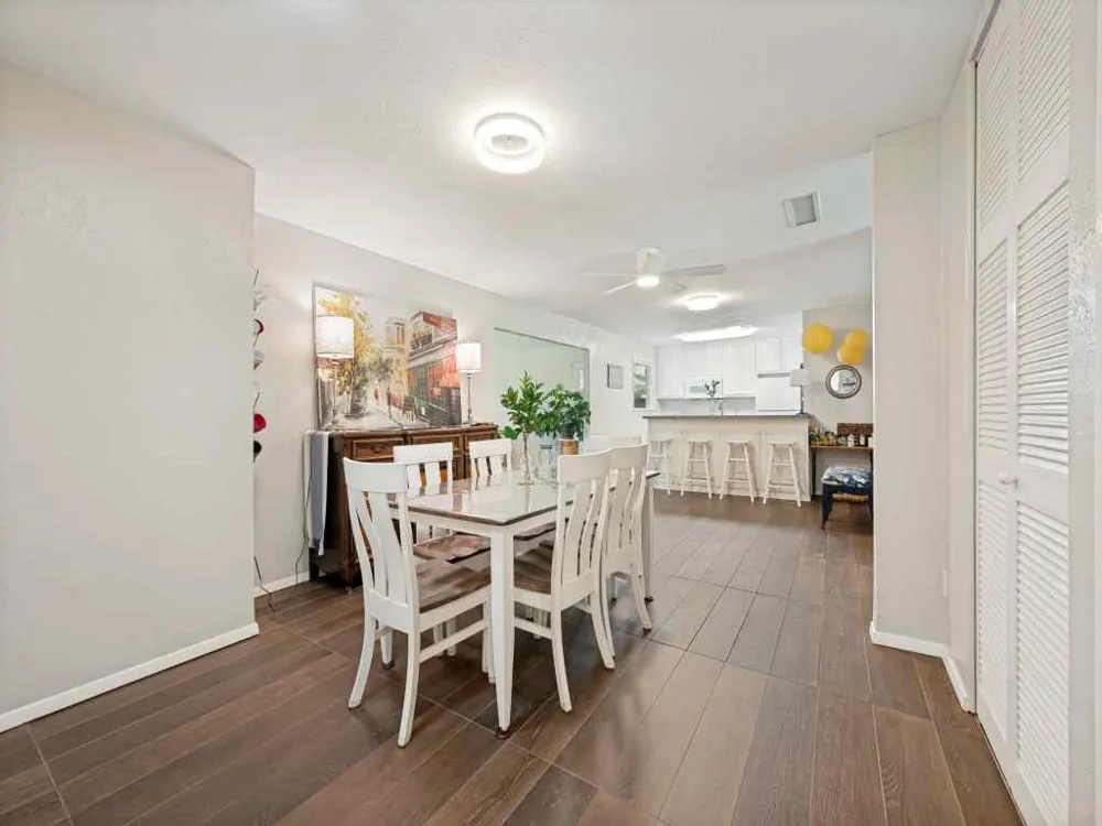 3032 Hollandale Lane Farmers Branch, TX 75234