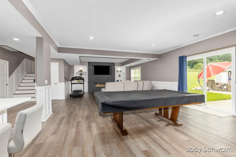 3619 12 Mile Road NE Rockford, MI 49341