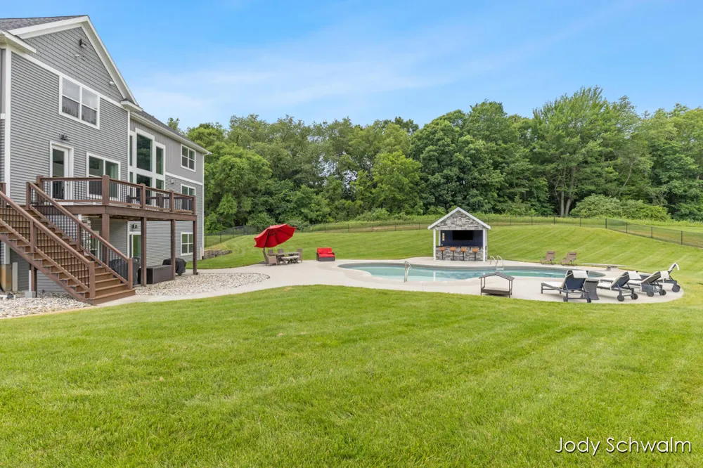 3619 12 Mile Road NE Rockford, MI 49341