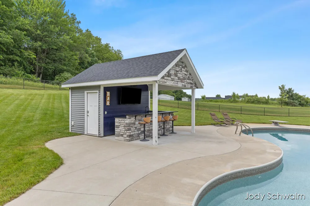 3619 12 Mile Road NE Rockford, MI 49341