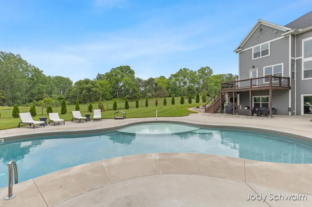 3619 12 Mile Road NE Rockford, MI 49341