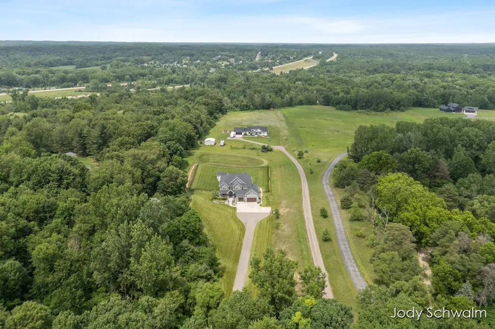 3619 12 Mile Road NE Rockford, MI 49341
