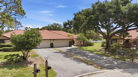 5451 GOLF POINTE DRIVE #V-225