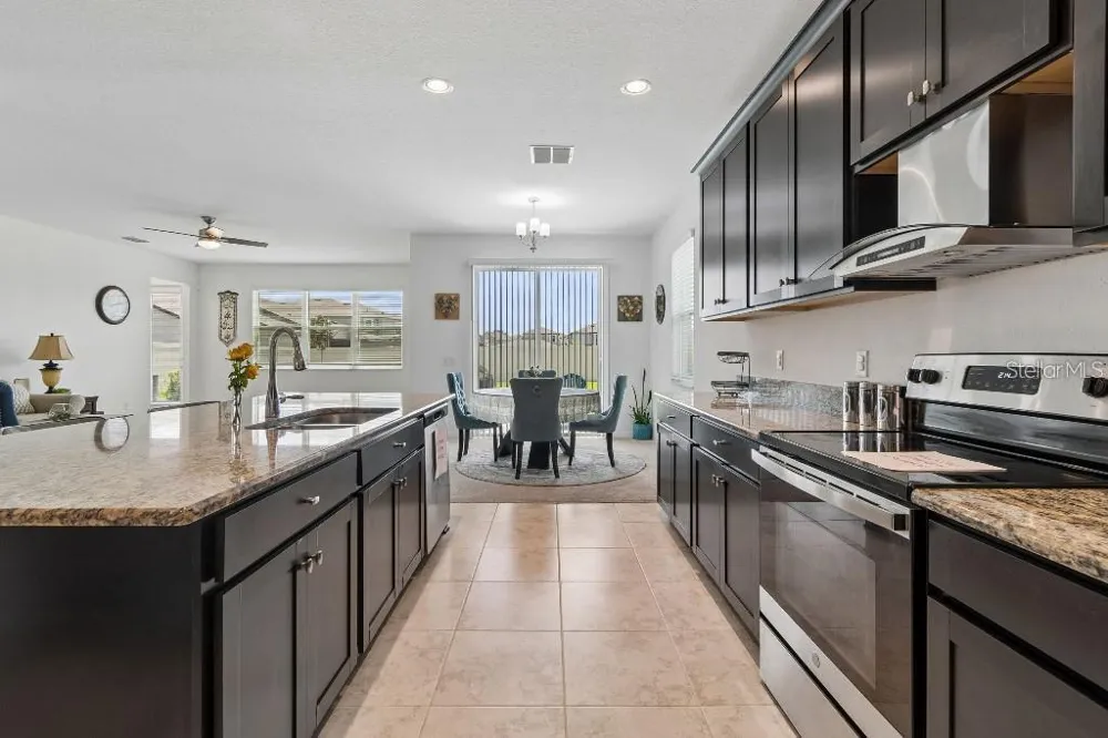 16011 SONOMA GROVE CIRCLE Tampa, FL 33647