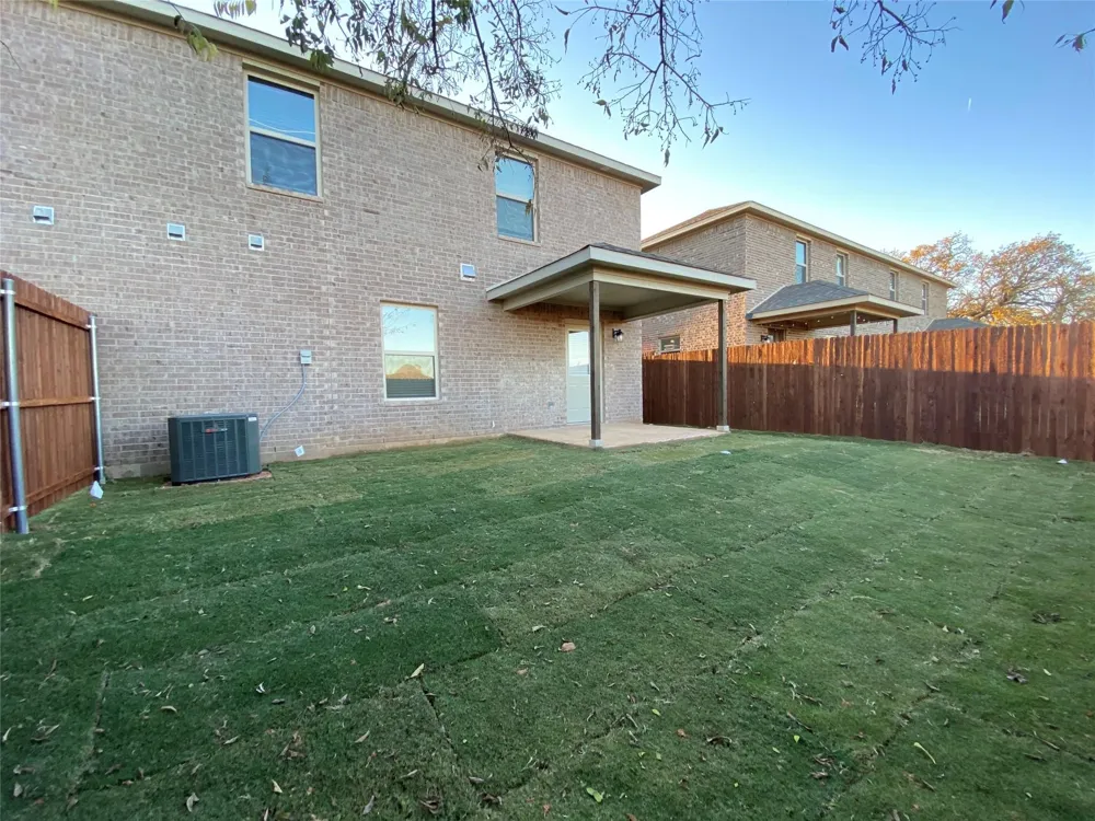 802 Rolling Terrace Circle Granbury, TX 76049