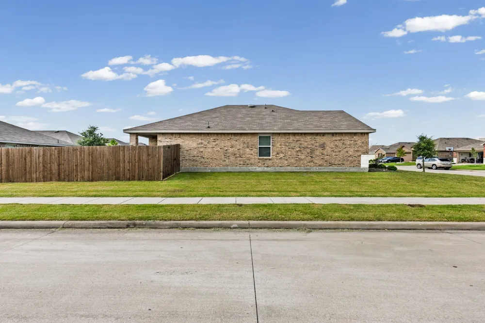 122 Admiral Lane Caddo Mills, TX 75135