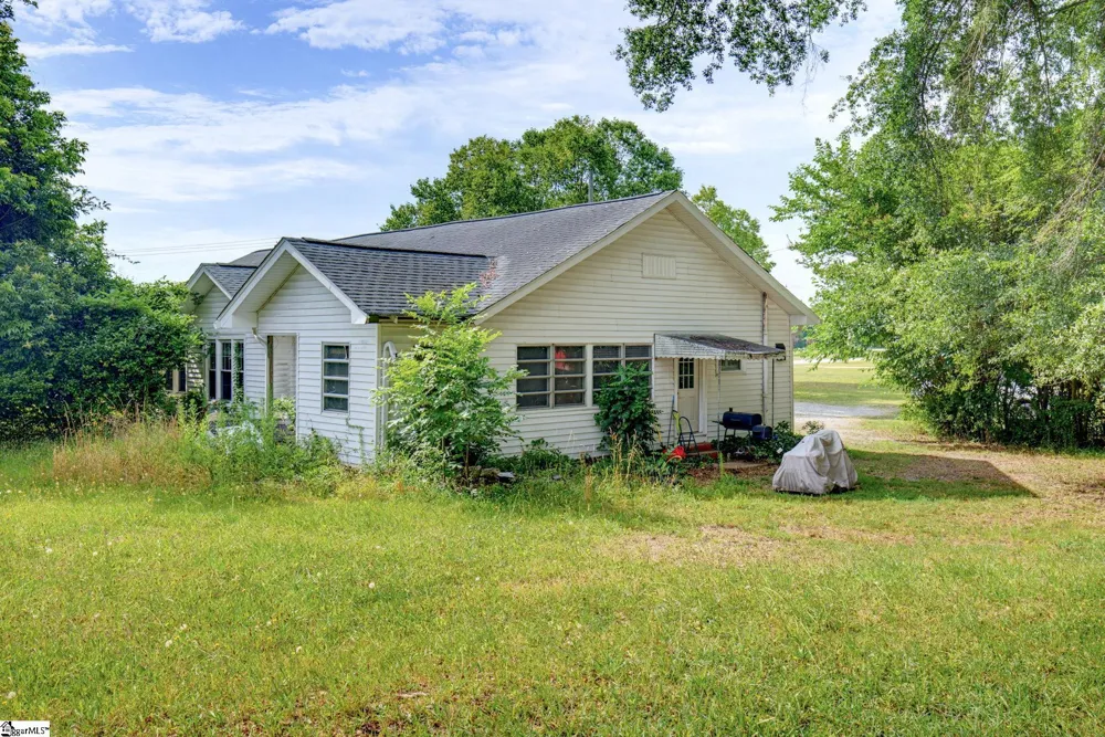 5761 Highway 357 Campobello, SC 29322