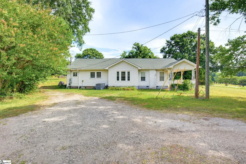 5761 Highway 357 Campobello, SC 29322