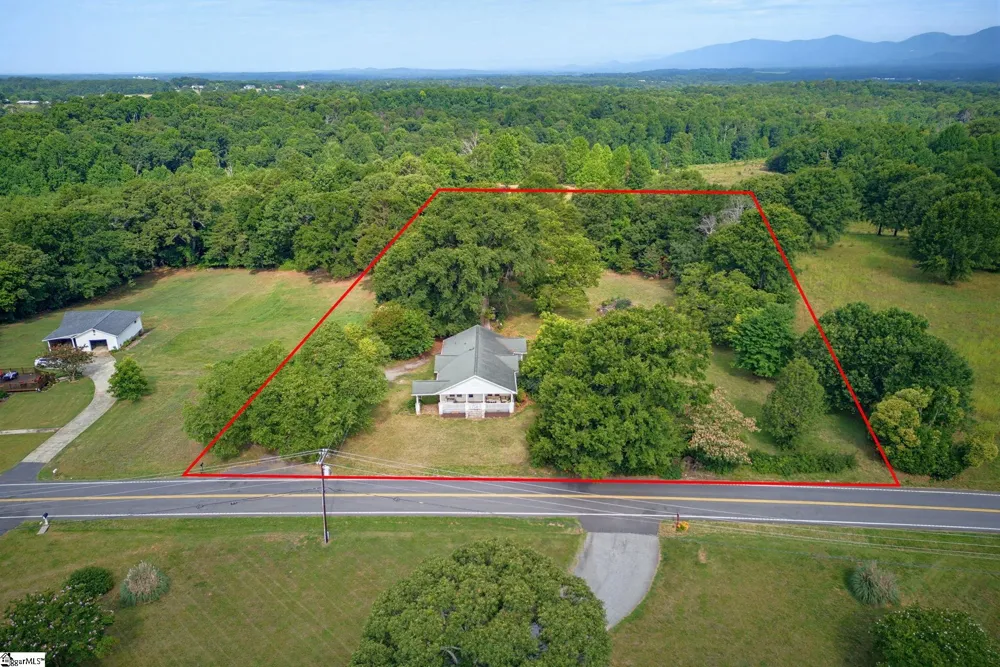 5761 Highway 357 Campobello, SC 29322