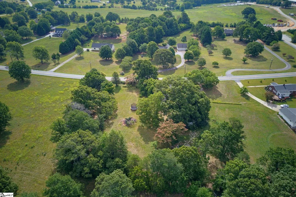 5761 Highway 357 Campobello, SC 29322