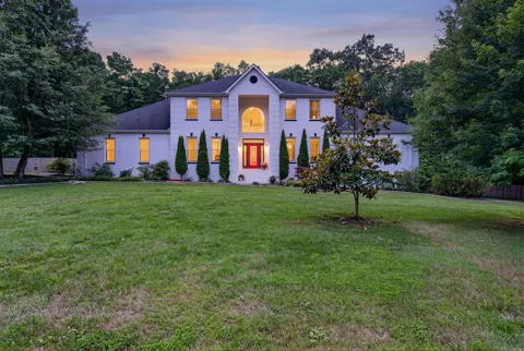 307 Laurel Cir