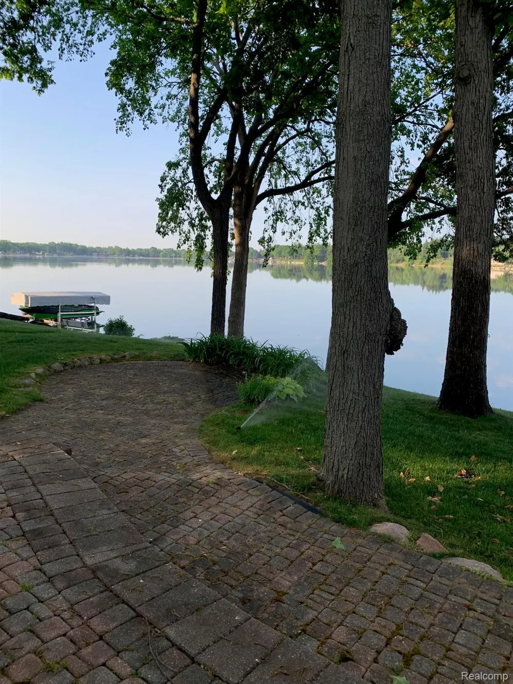 3895 Dorothy -- Main House Lane Waterford Charter Township, MI 48329
