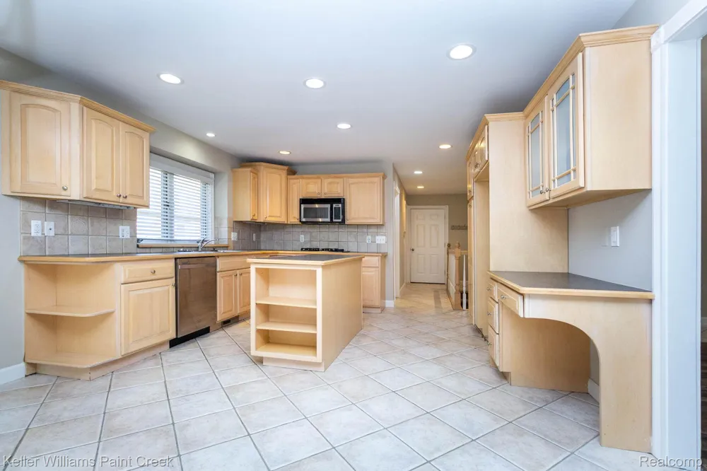 20695 Gaberty Drive Clinton Charter Township, MI 48038