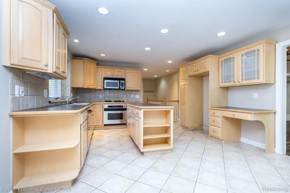 20695 Gaberty Drive Clinton Charter Township, MI 48038