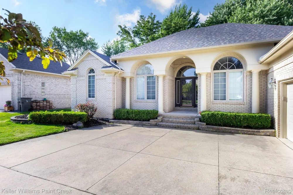 20695 Gaberty Drive Clinton Charter Township, MI 48038
