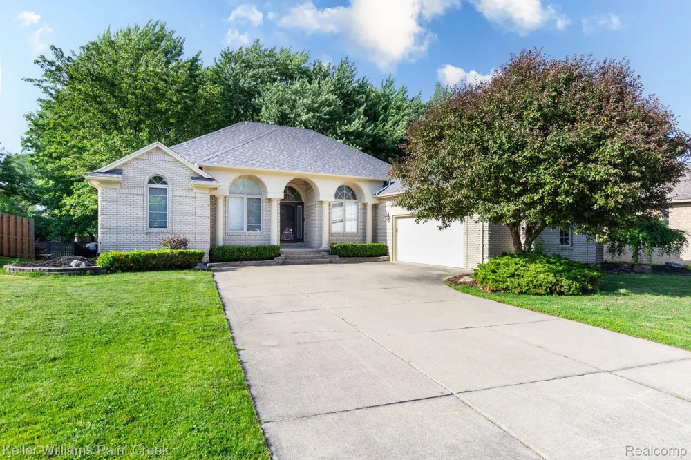 20695 Gaberty Drive Clinton Charter Township, MI 48038