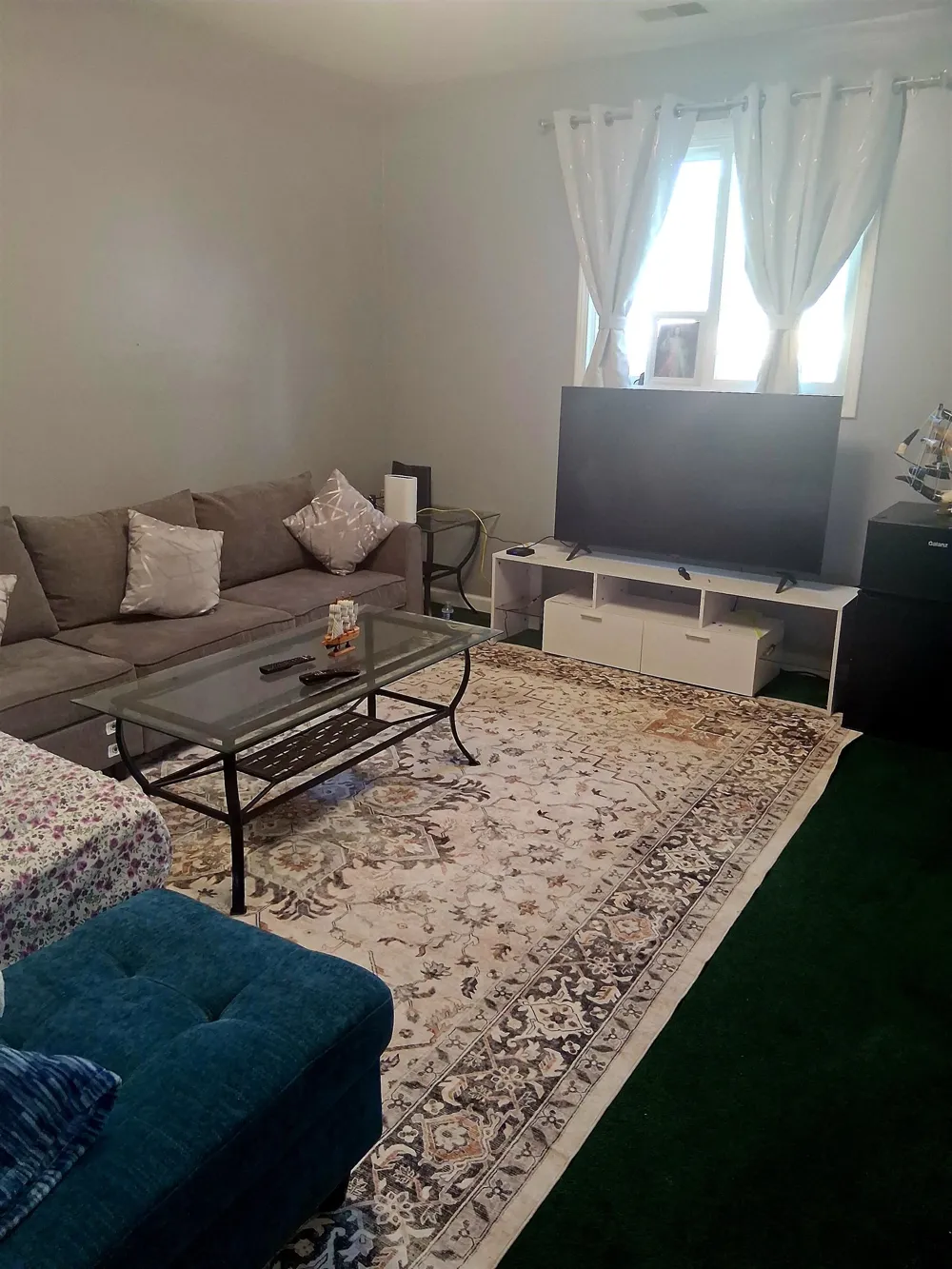 21812 Albion Avenue Farmington Hills City, MI 48336
