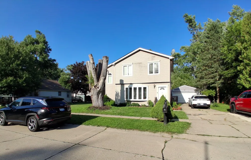 21812 Albion Avenue Farmington Hills City, MI 48336